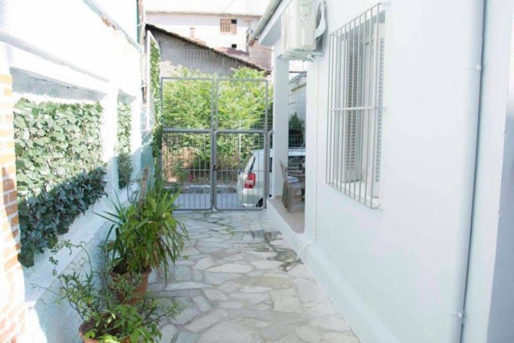 Hall House * Volos