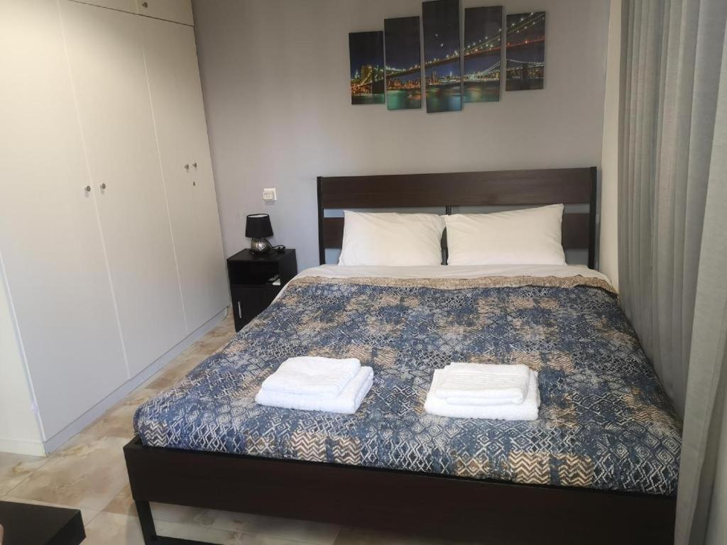 Hall House * Volos